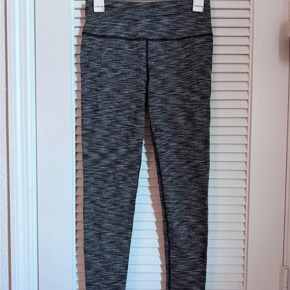 Victoria's Secret Sport Knockout Capri Leggings